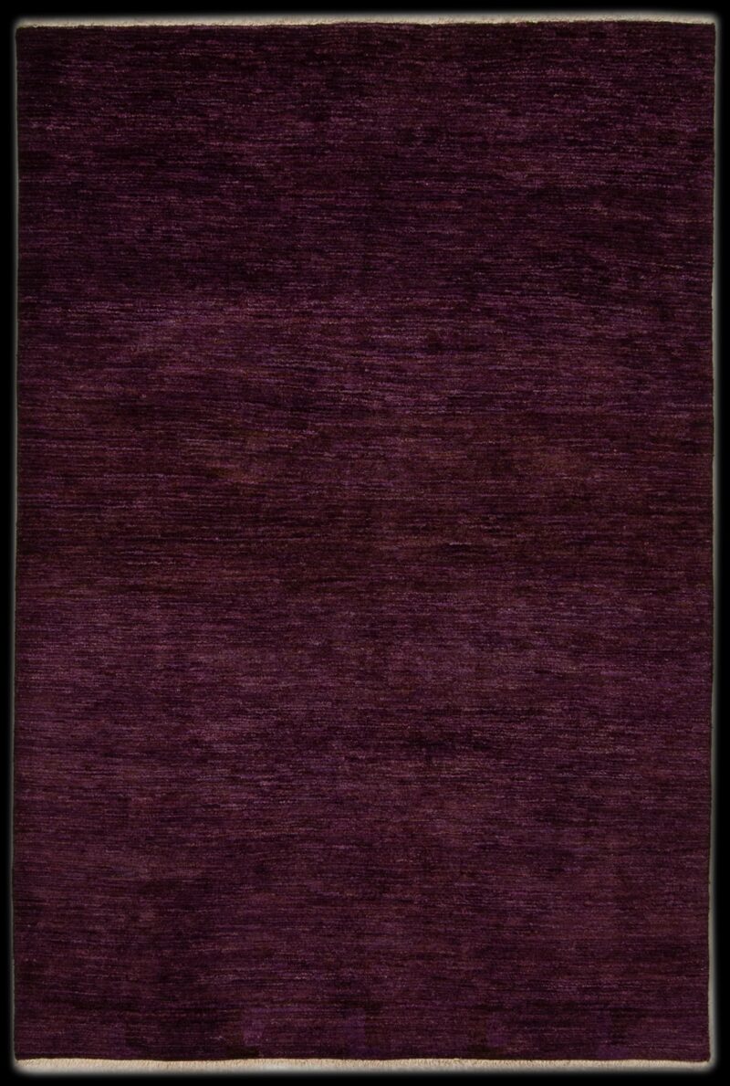 monochrome violett